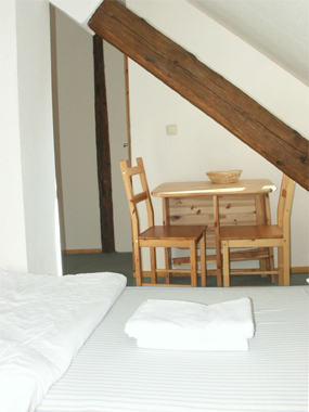 G&auml;stezimmer im Dachgeschoss der Alten Schule